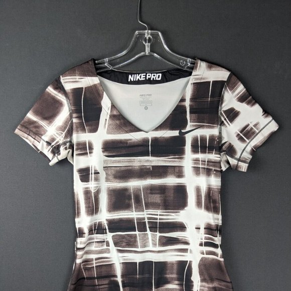 Nike Shirt Women Medium Fitted Pro Dri Fit Top Pullover Active Workout Tee - Picture 1 of 16